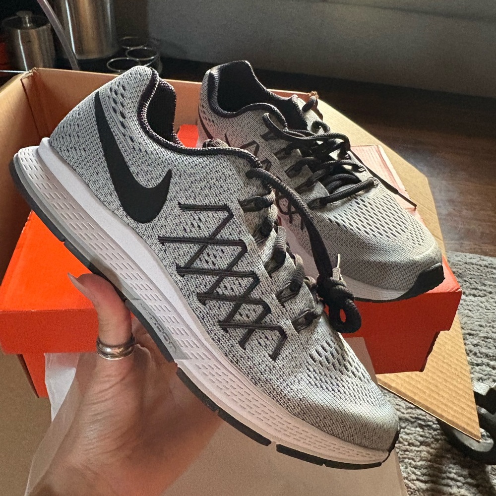 Nike Zoom Pegasus 32 GS - 6Y (WMNs 7.5)